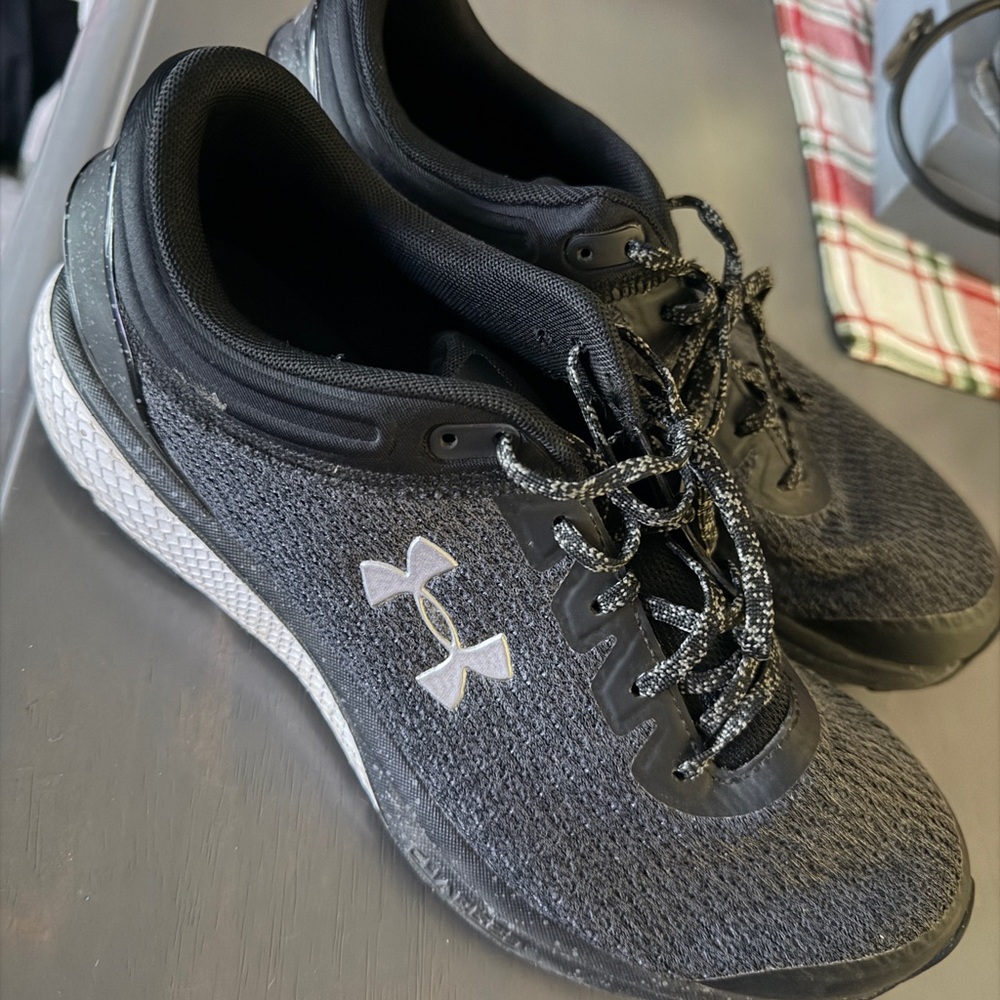 Under Armour Women's Black and Gray Sneakers